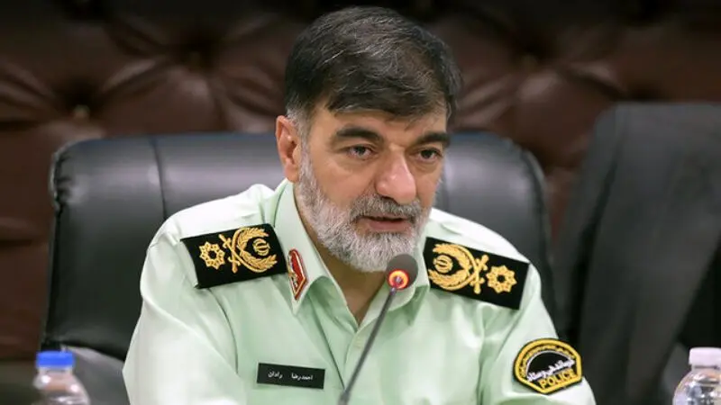 عکس| سفر در زمان ؛ تصاویر جوانی «سردار رادان در حال قدم زدن با محمدرضا آقاسی»