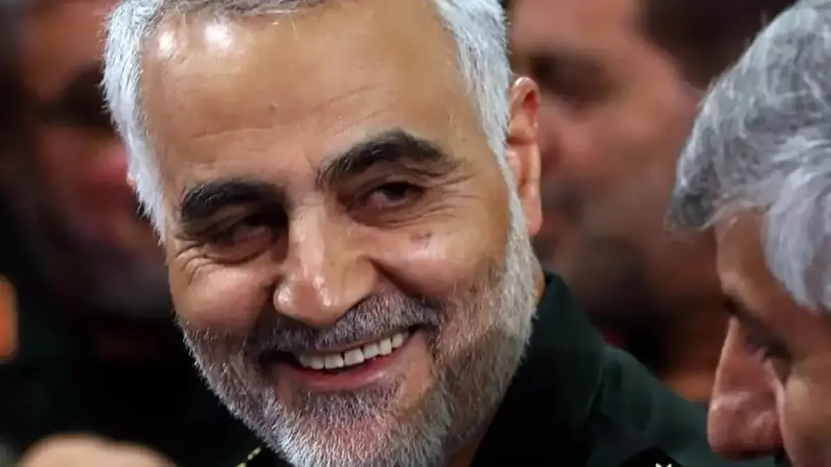 عکس| سفر در زمان ؛ تصویر دیده نشده از سردار سلیمانی در خردسالی و سوار بر سه چرخه