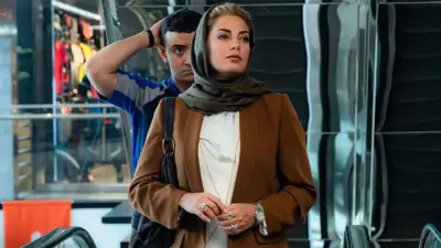 راز مانتوهای شیک و کلاسیک طناز طباطبایی/ خانم بازیگر الگویی بی‌نظیر برای استایل باحجاب!