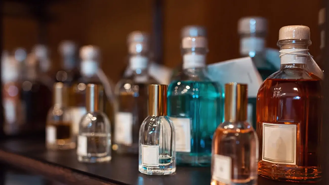 راهکارهای کلیدی که ماندگاری عطر را افزایش میدهد / بخوانید! - تصویر شاخص