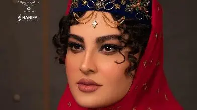 عکس| سفر در زمان ؛ مریم مومن در جشن تولد 24 سالگی اش با کیکی شبیه چهره خودش