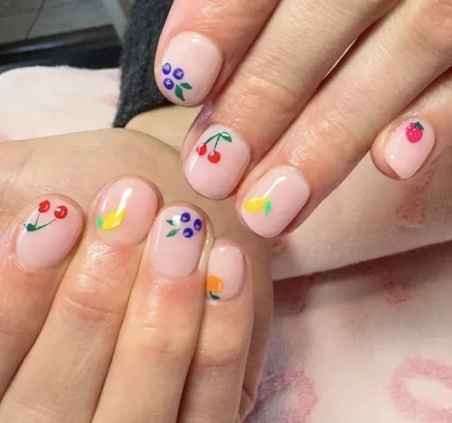 طرح ناخن طبیعی