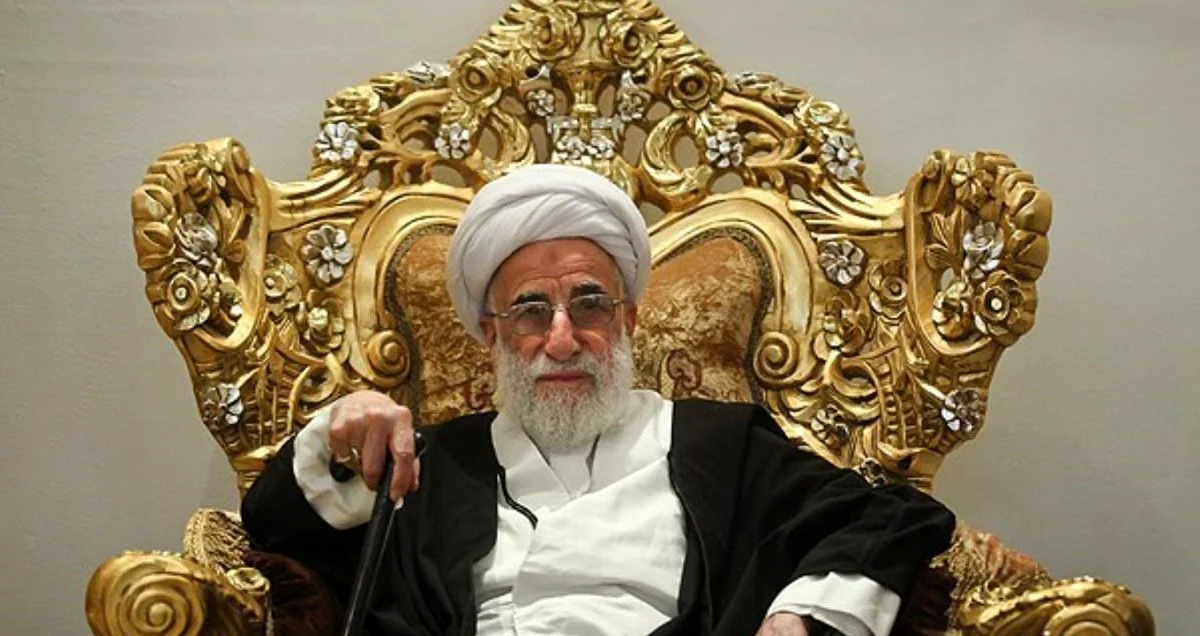 آیتالله احمد جنتی کیست؟ از کودکی تا اولین عکس تاریخی پس از جنگ که همه را متحیر کرد + عکس همسر آیت الله احمد جنتی