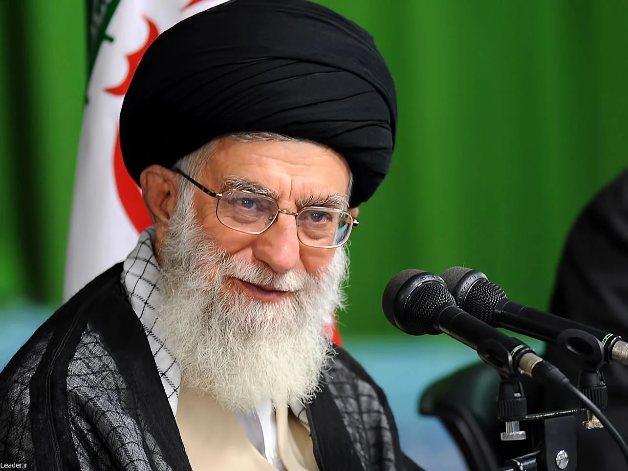 راز ازدواج دختران رهبر انقلاب؛ دختران رهبر شهید با کدام خانواده ها ازدواج کردند؟ - تصویر شاخص