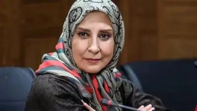 مرجانه گلچین در 23 سالگی در یک مصاحبه تلویزیونی؛ سال 71