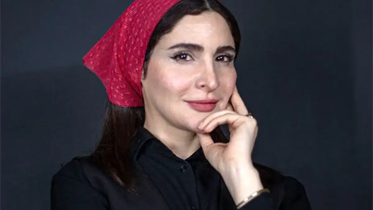 عکس جدید نورا هاشمی در نمایش جدید «برای فروش»