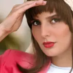 عکس| غزاله اکرمی با استایل صورتی و موی چتری در تصاویر جدیدش