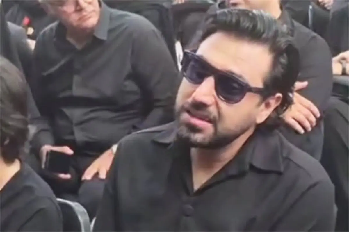 اشک‌های سوزناک احسان خواجه‌امیری در وداع با پدر محبوبش در تالار وحدت - تصویر شاخص