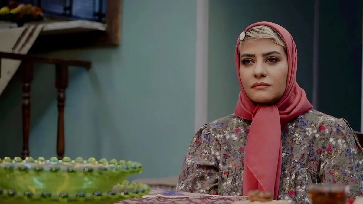 رابعه اسکویی در 60 سالگی با چهره‌ای متفاوت بازگشت؛ سریال جدید یا تغییر شگفت‌انگیز؟ - تصویر شاخص