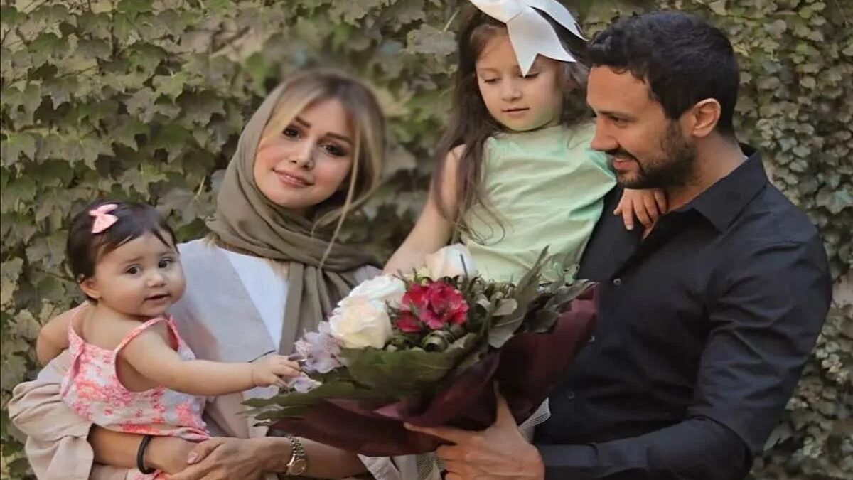 قاب صمیمی شاهرخ استخری در کنار همسر و دو دخترش؛ وقتی عشق بر دوری غلبه می‌کنه