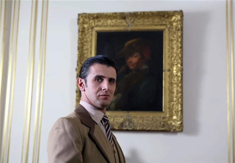 امین حیایی در کلاه پهلوی