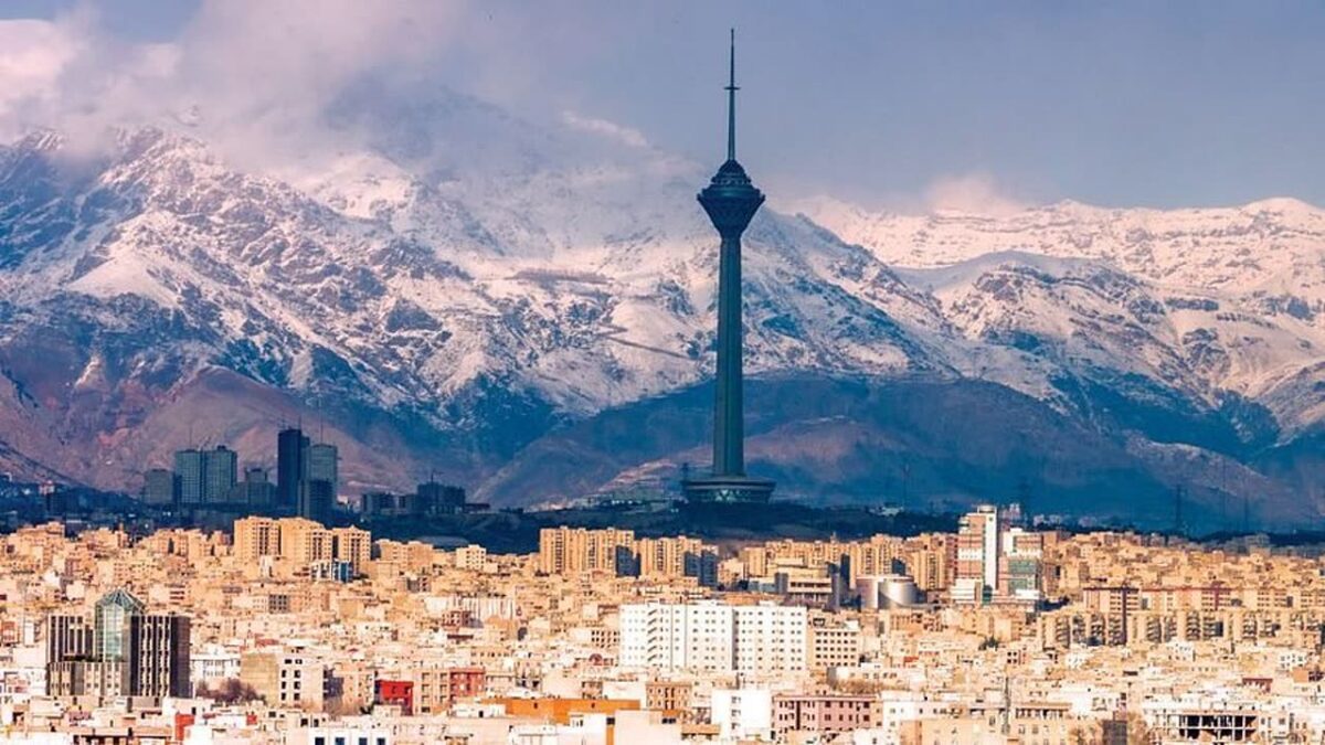 سفری شگفت‌انگیز به ۱۰۰ سال پیش تهران با بازسازی رنگی نادیده گرفته‌شده!