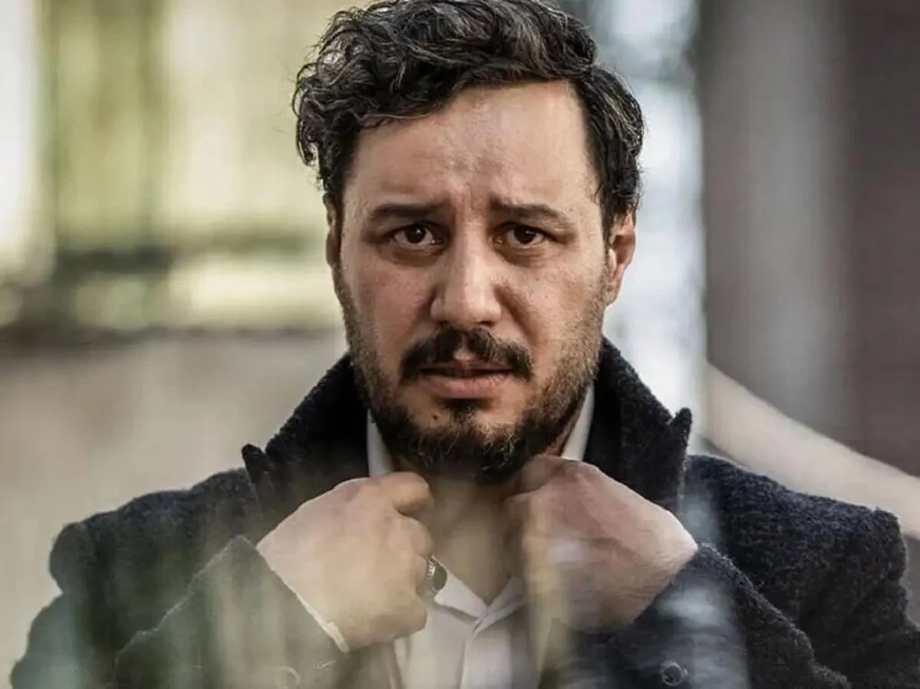 جواد عزتی