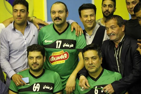 حمیدرضا پگاه در تیم هنرمندان بیوگرافی حمیدرضا پگاه و همسرش نغمه نادری
