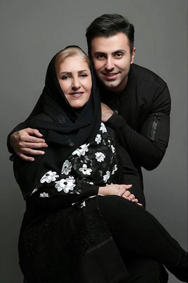 علیرضا طلیسچی و مادرش علیرضا طلیسچی و مادرش