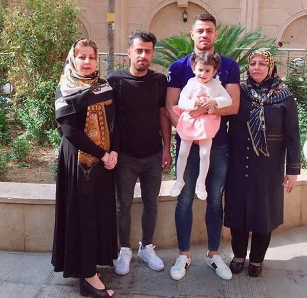 عکس مرتضی پورعلی گنجی و خانواده اش عکس مرتضی پورعلی گنجی و خانواده اش