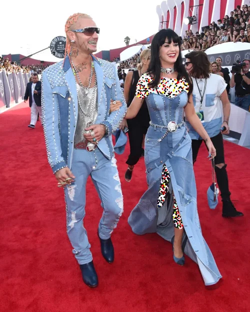 جنجالیترین لباسهای VMAs