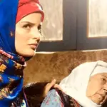 زیبایی خیره کننده غزاله اکرمی/ ژست بامزه و بی‌نظیر «سوجان و مادرجان» در پشت صحنه سریال جنجالی «سوجان»