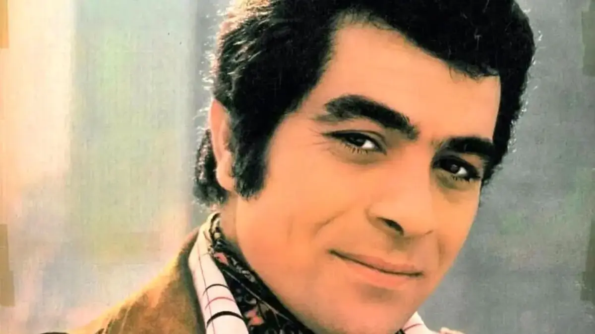 عکس شادی «بهروز وثوقی و عباس شباویز» بعد بردن جایزه برای فیلم قیصر؛ سال 48