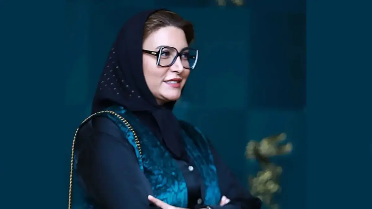 کیک تولد ۴۰ سالگی فریبا نادری با طرح نگاتیوهای نوستالژیک