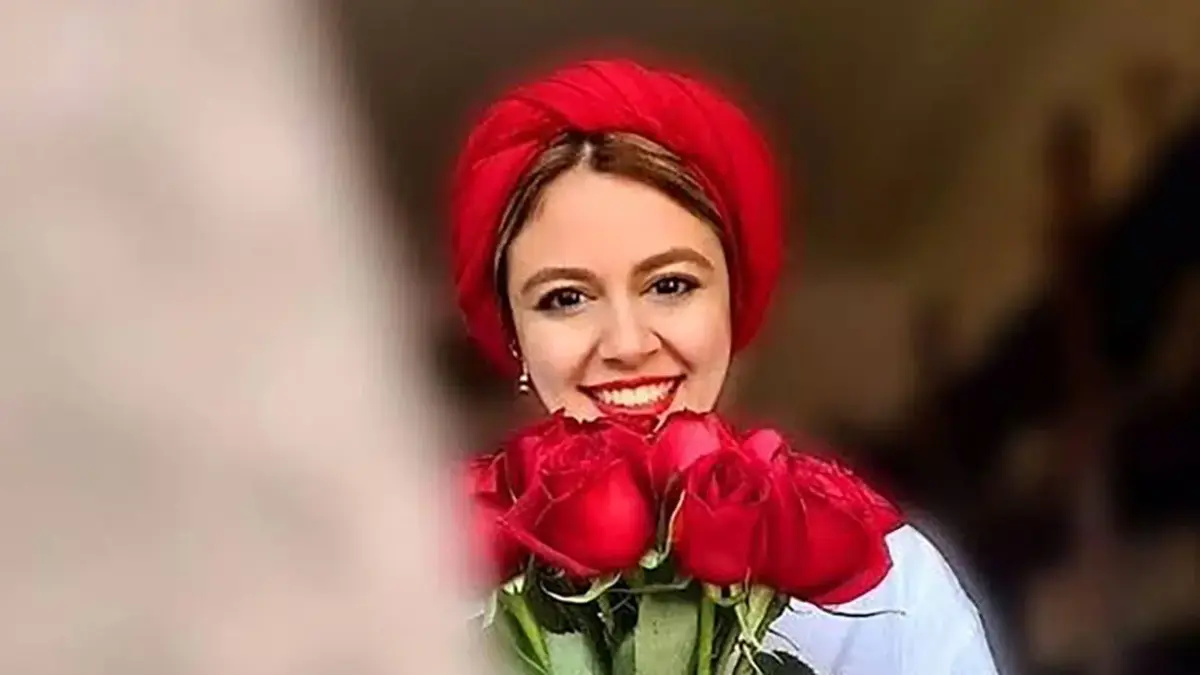 تیپ مونوکروم ماهور الوند برای دورهمی‌ دوستانه/ خانم بازیگر غوغا به پا کرد