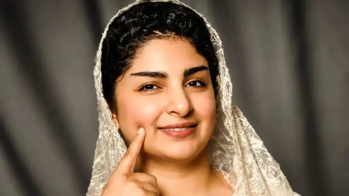 نگاه به سنگ مزار ابدی مهوش بازیگر قبل از انقلاب