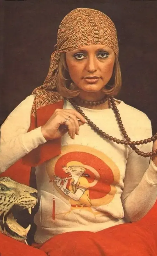 نیلوفر و گوگوش