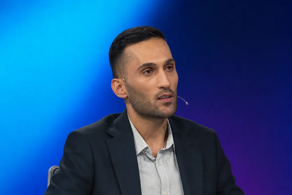 پیام صادقیان در برنامه فوتبال برتر - پیام صادقیان دورتموند - شغل پیام صادقیان