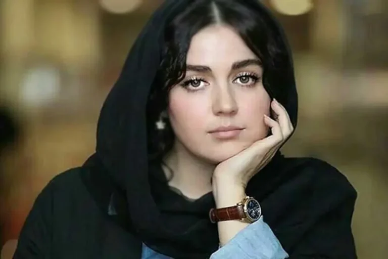 افسانه پاکرو در ۴۳ سالگی هنوز مثل جوانی‌هایش می‌درخشد / تصویری که کاربران را شوکه کرد!