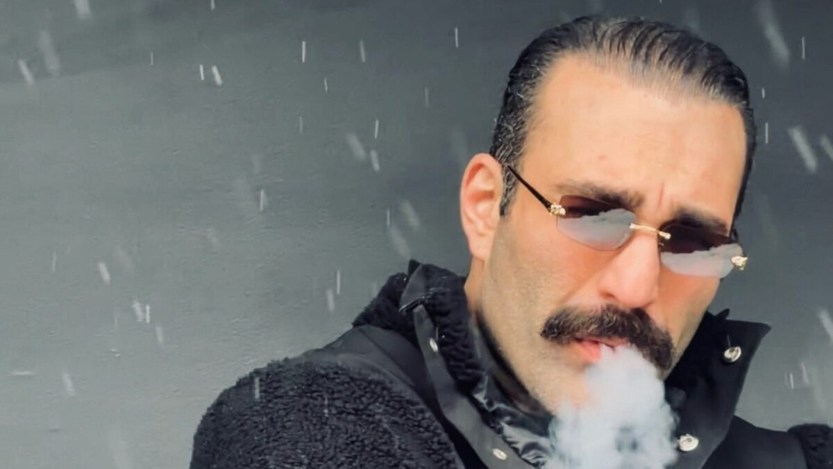 حمید صفت به‌ جای نوید محمدزاده در تئاتر جنجالی «آرش» روی صحنه می‌رود!