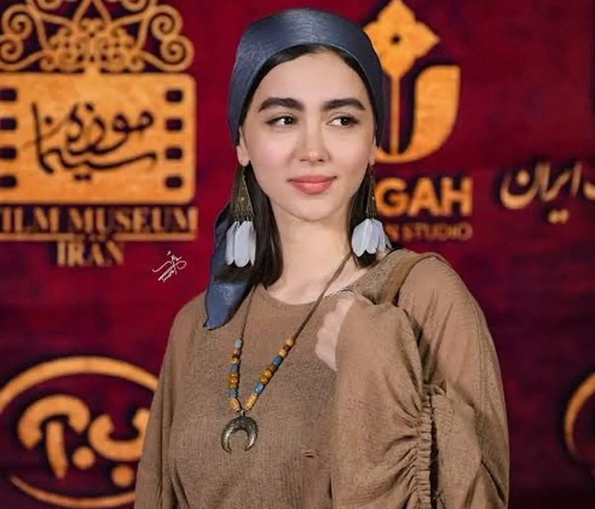 برف بازی نیکای پایتخت و همسرش؛ راز پشت پرده این لحظه خاص چیست؟ - تصویر شاخص