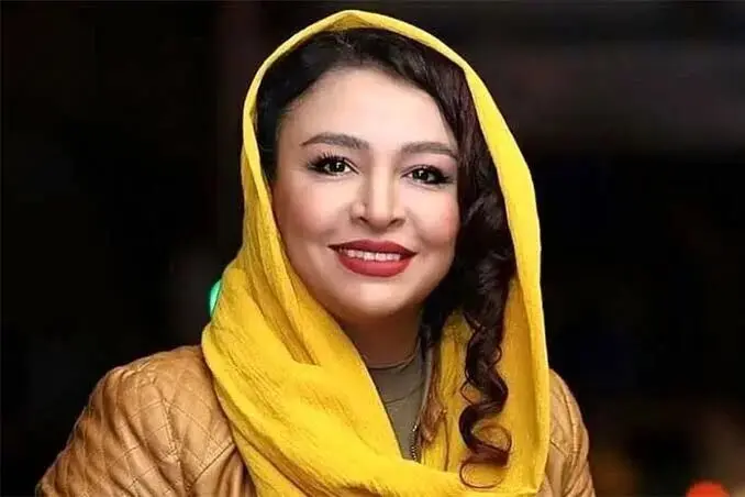 مه لقا باقری با استایلی خاص در لوکیشنی مرموز؛ ترند جدید مانتو و کفش همسر سابق جواد عزتی
