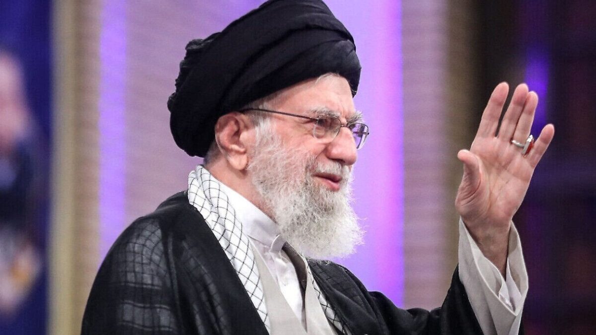 رازهای ناگفته زندگی رهبر شهید آیت‌الله خامنه‌ای؛ از کودکی تا خانواده و تصاویر نادر فرزندان و والدینش