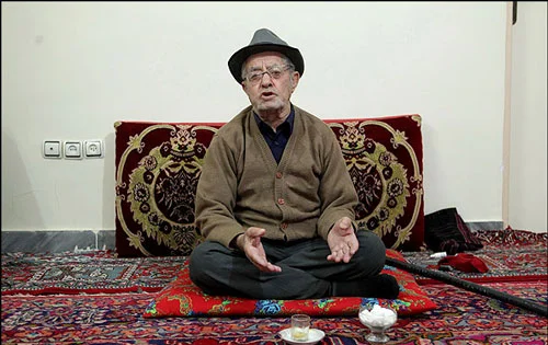 بیوگرافی ریزعلی خواجوی معروف به دهقان فداکار بیوگرافی ریزعلی خواجوی معروف به دهقان فداکار
