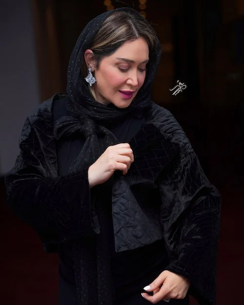 استایل تماممشکی سارا منجزیپور