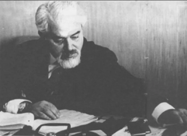 بیوگرافی و حواشی زندگی صادق چوبک و همسرش؛ داستان‌نویسی که سرنوشت ادبی ایران را تغییر داد!