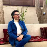 دکوراسیون خانه لوکس و ایرانی معین / فضای صمیمی و سنتی حیاط خانه معین با پشتیهای ایرانی