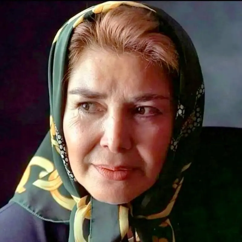 آفرین عبیسی