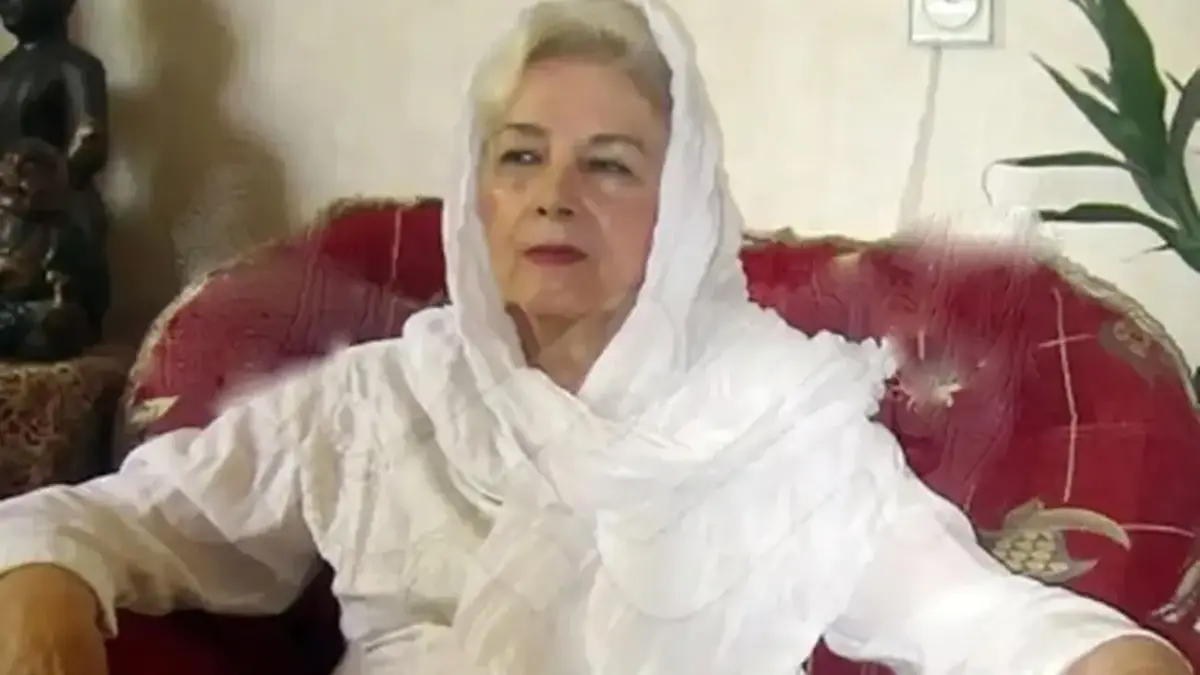 بیوگرافی و حواشی زندگی افسانه ملک؛ بانوی جادویی آواز سنتی ایران
