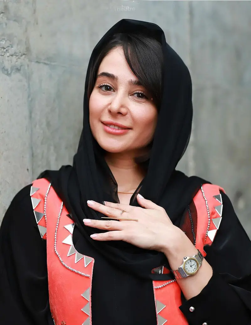 تاریخ وبگردی |نگاهی به خوشتیپی "الناز حبیبی" با استایل سنتی قدیمی جلب توجه کرد