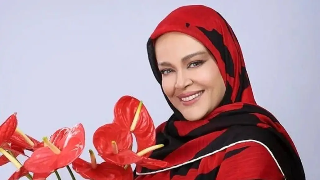 بهاره رهنما با مانتوی مجلسی رنگی و طراحی ایرانی؛ راز حفظ اصالت مد ایرانی چیست؟