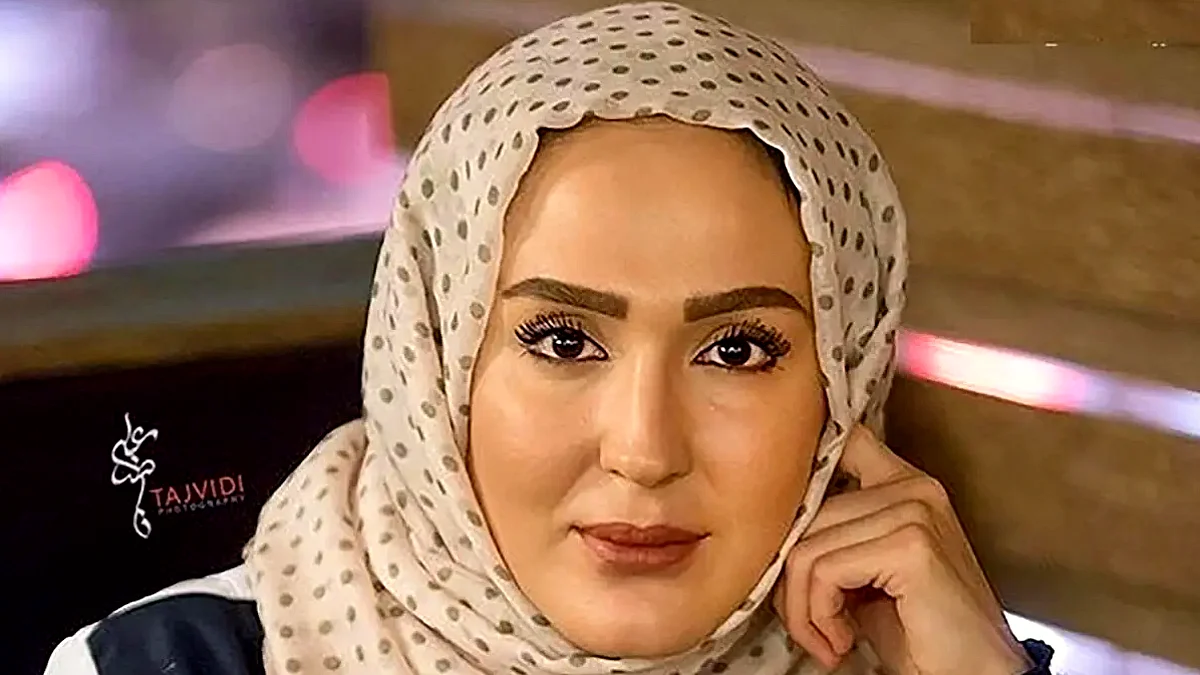 عکس | ضجه ها و اشک‌های همسر زهره فکور صبور در مراسم خاکسپاری این بازیگر فقید