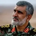 سنگ مزار ساده سردار شهید امیرعلی حاجی زاده فرمانده هوافضای سپاه