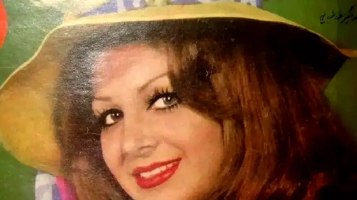 عکس نادری از شورانگیز طباطبایی ( بازیگر قبل از انقلاب) در فست فودی دهه ۹۰ کنار دوستانش