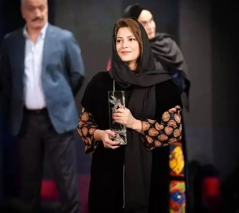 طناز طباطبایی