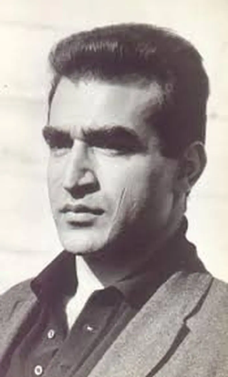 فریدون اسفندیاری
