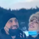 مارال بنی آدم به همراه همسر و دو فرزندش در یک عکس خانوادگی
