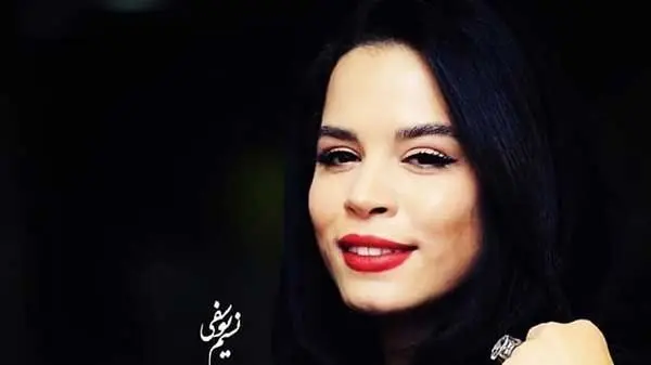 عکس | تصویری جنجالی از ملیکا شریفی نیا در پشت صحنه «نجلا»