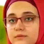 مهتاب جامی بازیگر سریال بچه مهندس در حال لبخند و عکس ازدواج