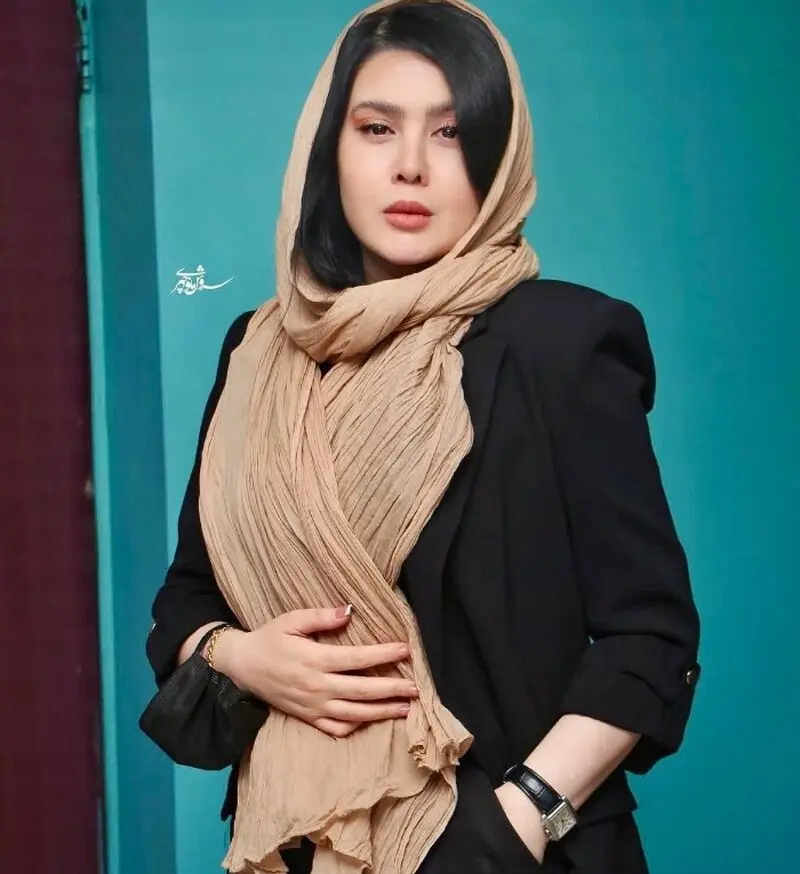 نازنین کریمی